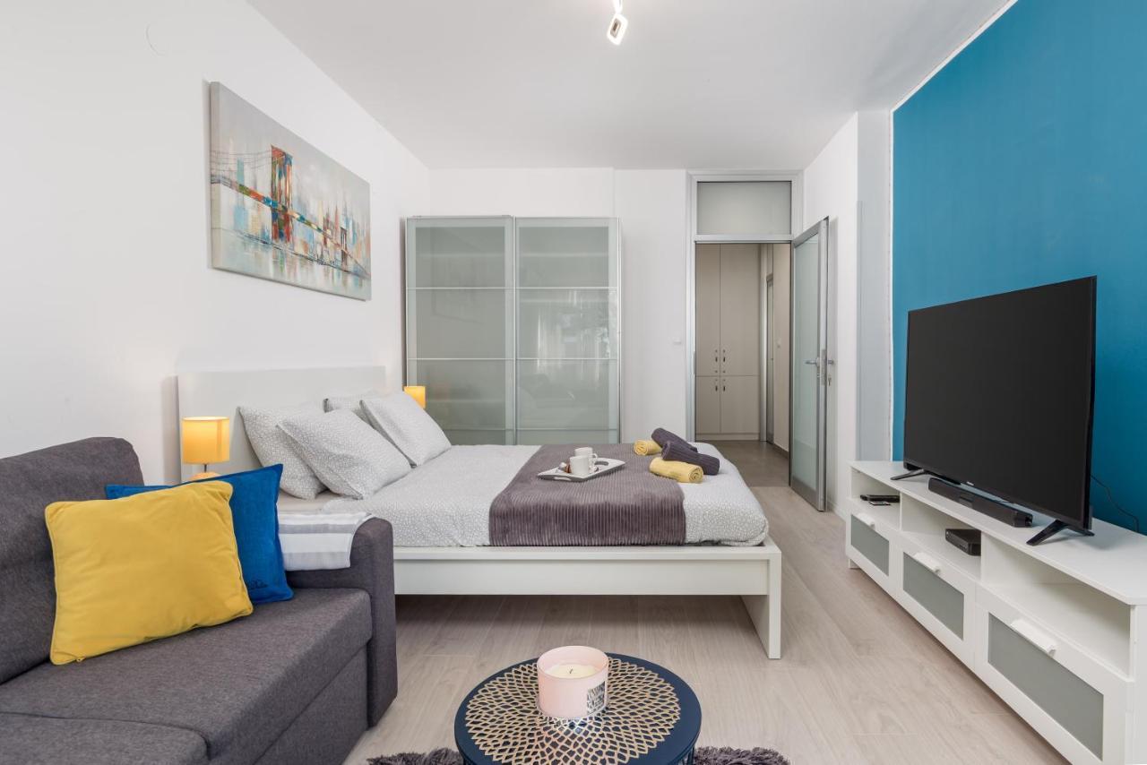 רייקה Sunny Studio Apartment With Balcony מראה חיצוני תמונה